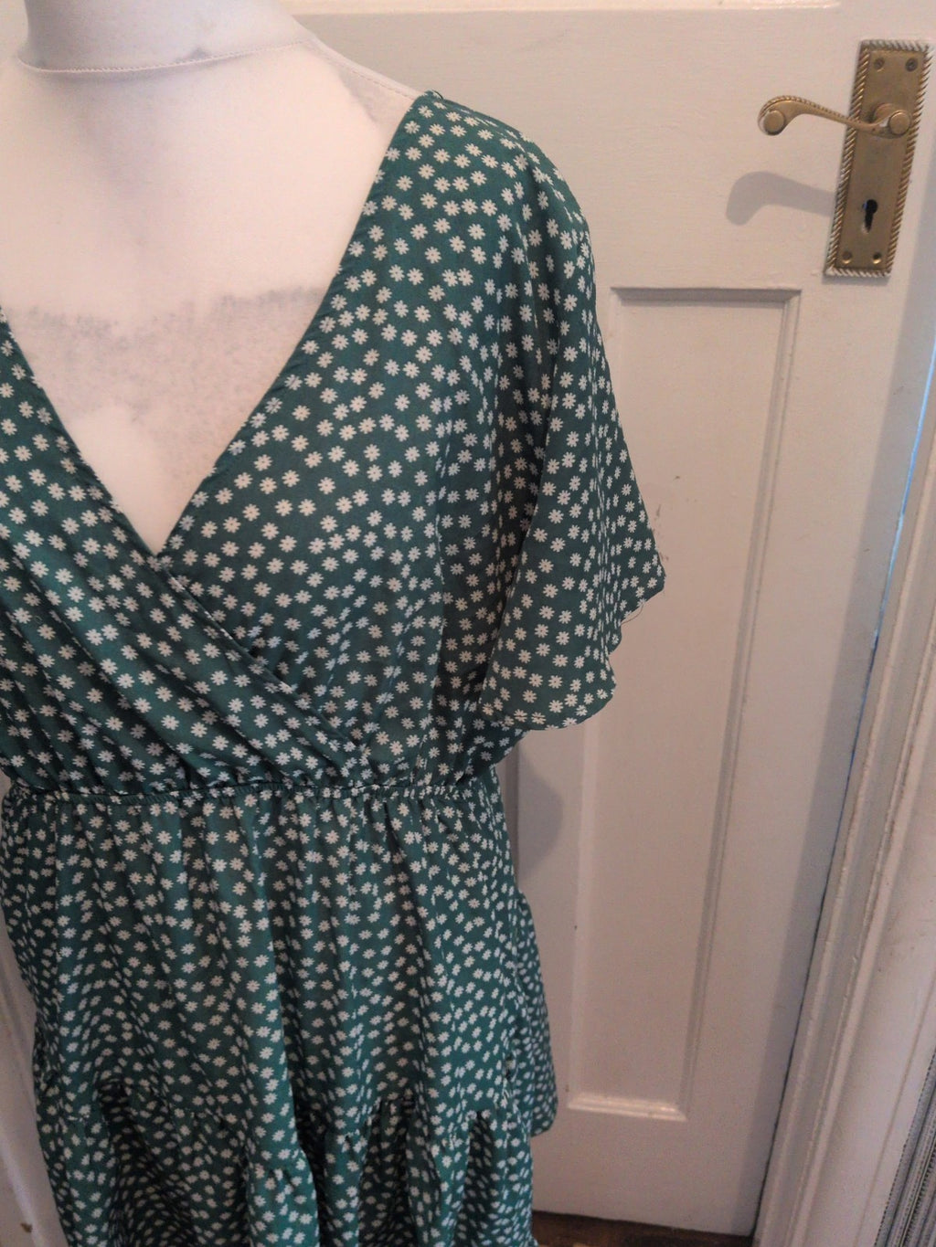 Shein Curve 2XL Green With White V Neck Dress