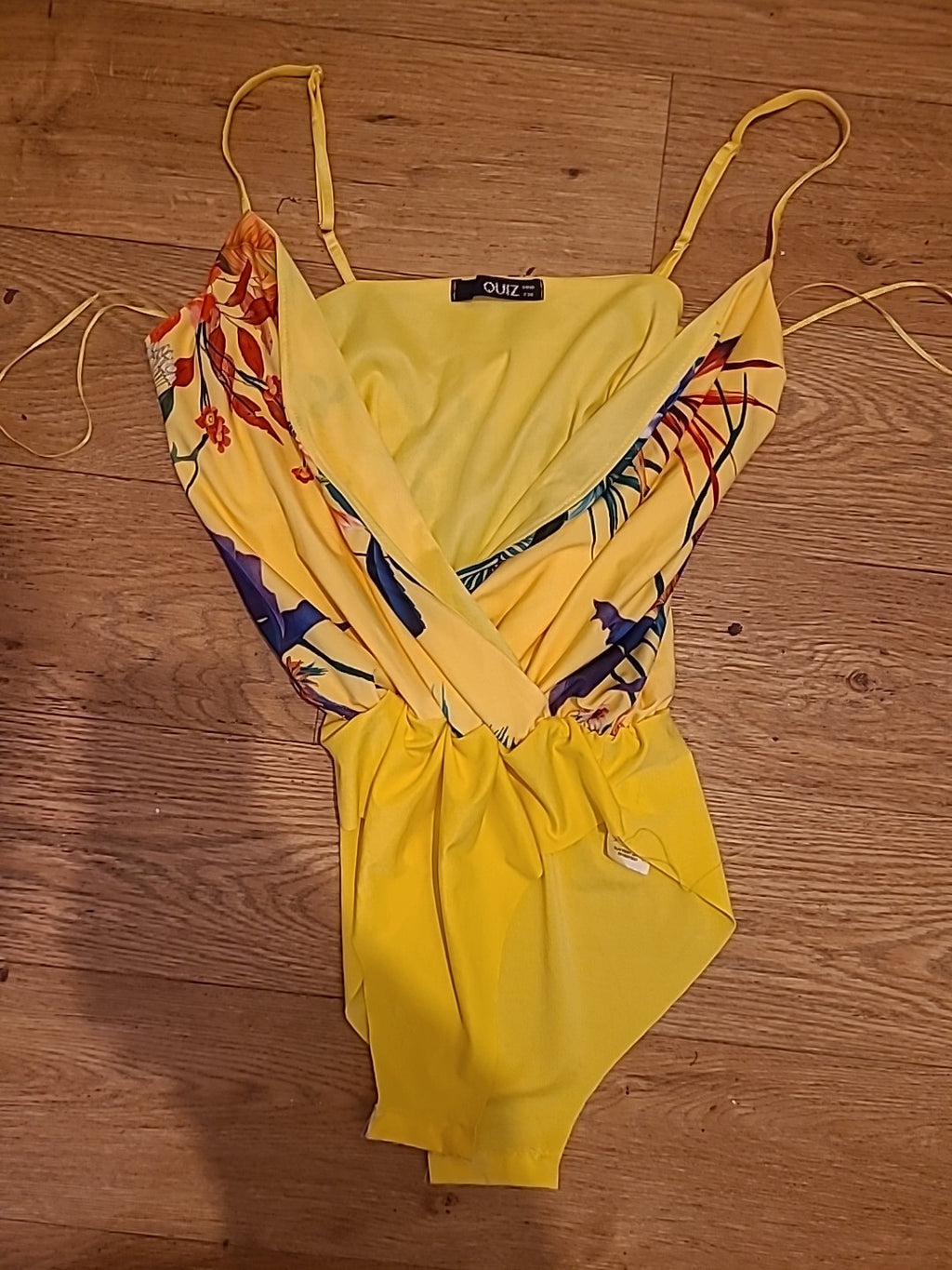 Ladies Yellow Floral Quiz Top Size 10