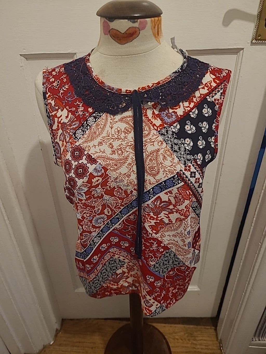 Ladies Red Herring Size 12 Red Navy Sleeveless Blouse