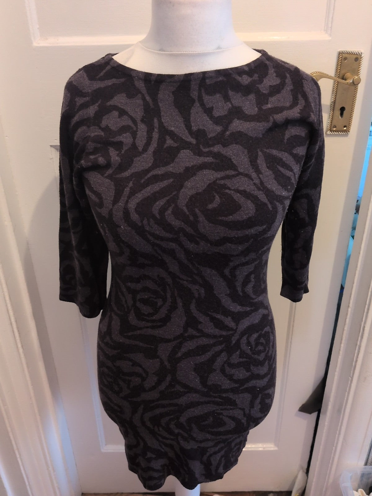 Ladies Marks And Spencer Size 8 Grey Mix Half Sleeved Dress