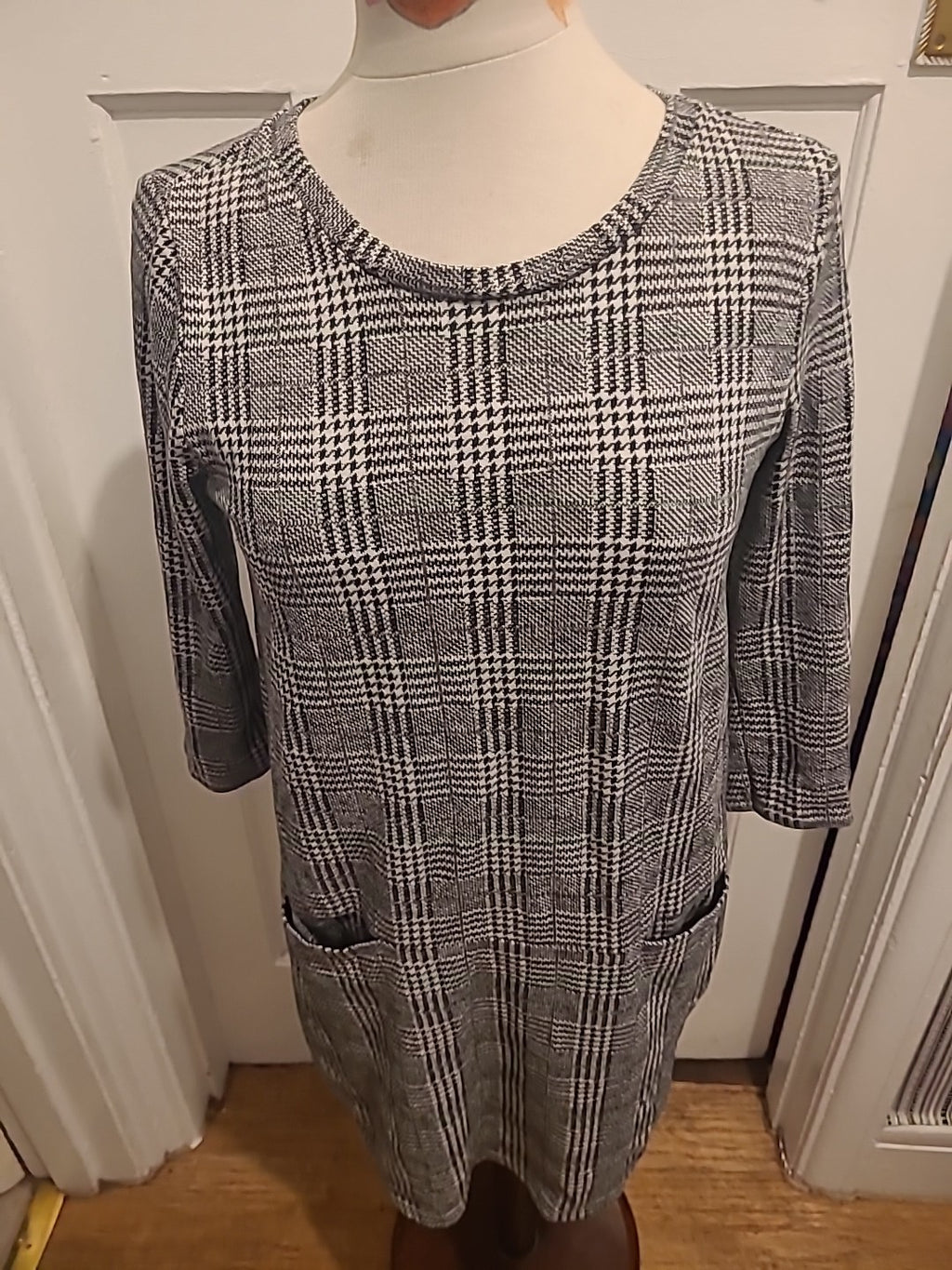 Ladies Tu Size 8 Grey Mix Check Mid Sleeved Round Neck Dress