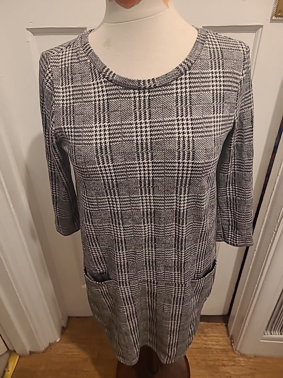 Ladies Tu Size 8 Grey Mix Check Mid Sleeved Round Neck Dress