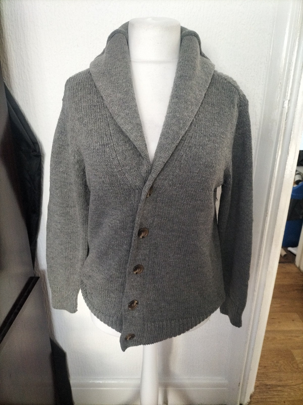 Mens J.Hampton Size Small Wool Rich Grey Cardigan