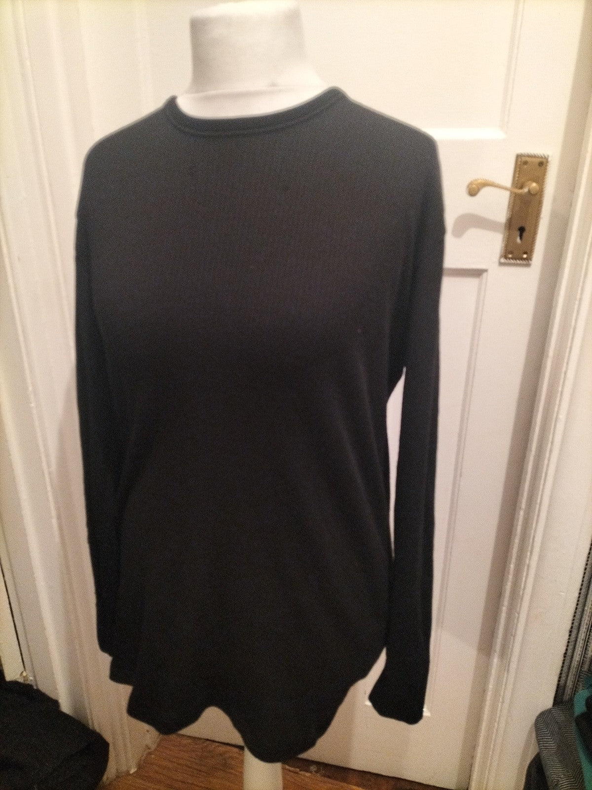 Mens Size Large Black Long Sleeved Warm Top/Tshirt