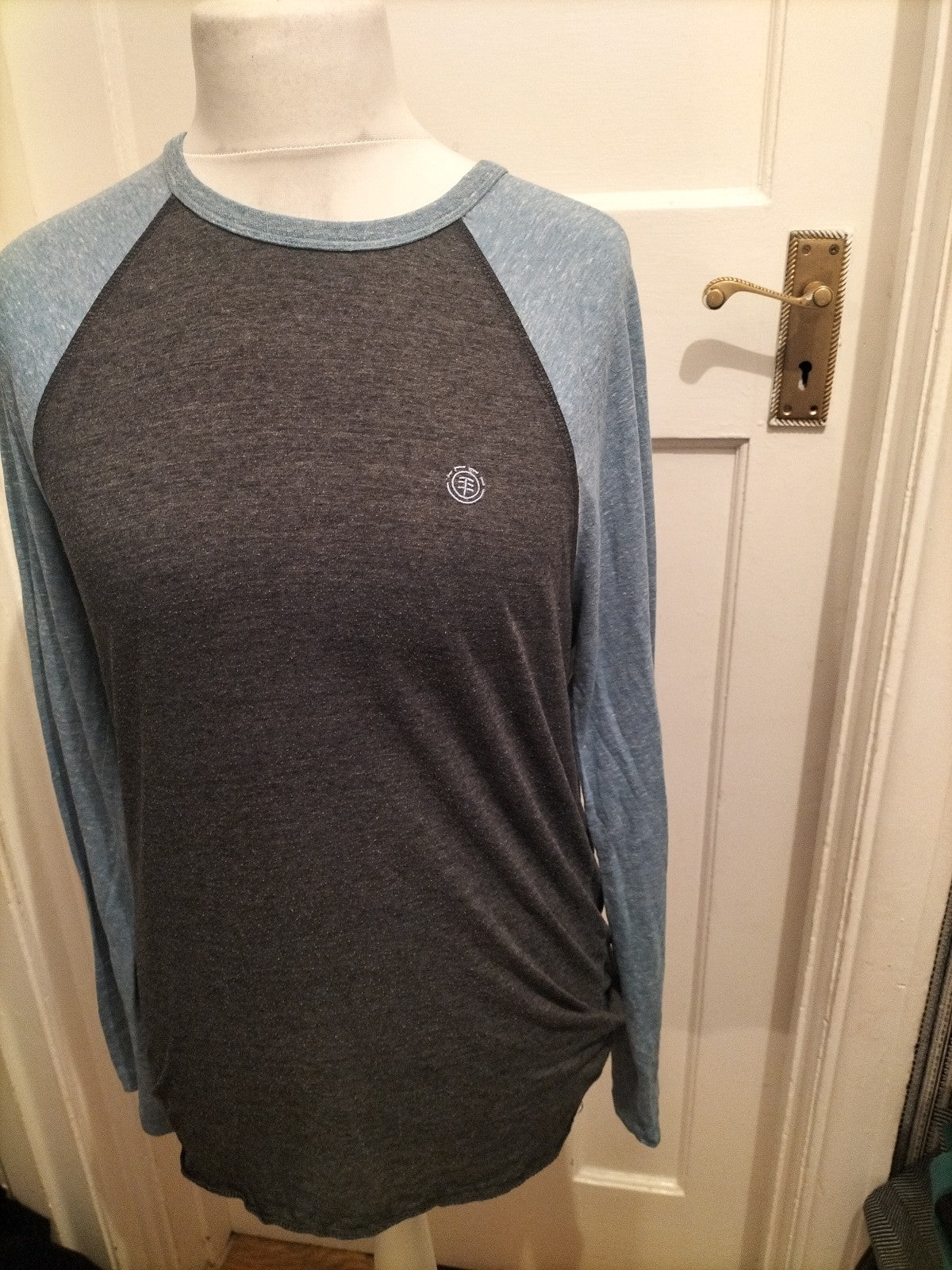 Mens Element Size M Grey And Blue Long Sleeved Fitted Tshirt Heavy Bobbling