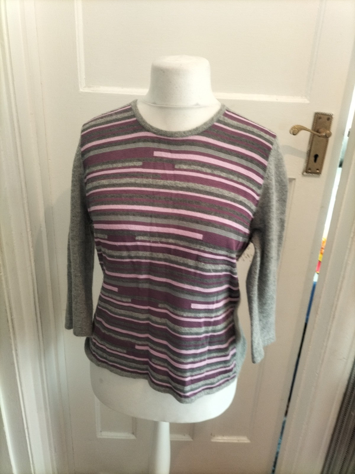 Country Casuals Large Grey And Purple Long Sleeve Jumper