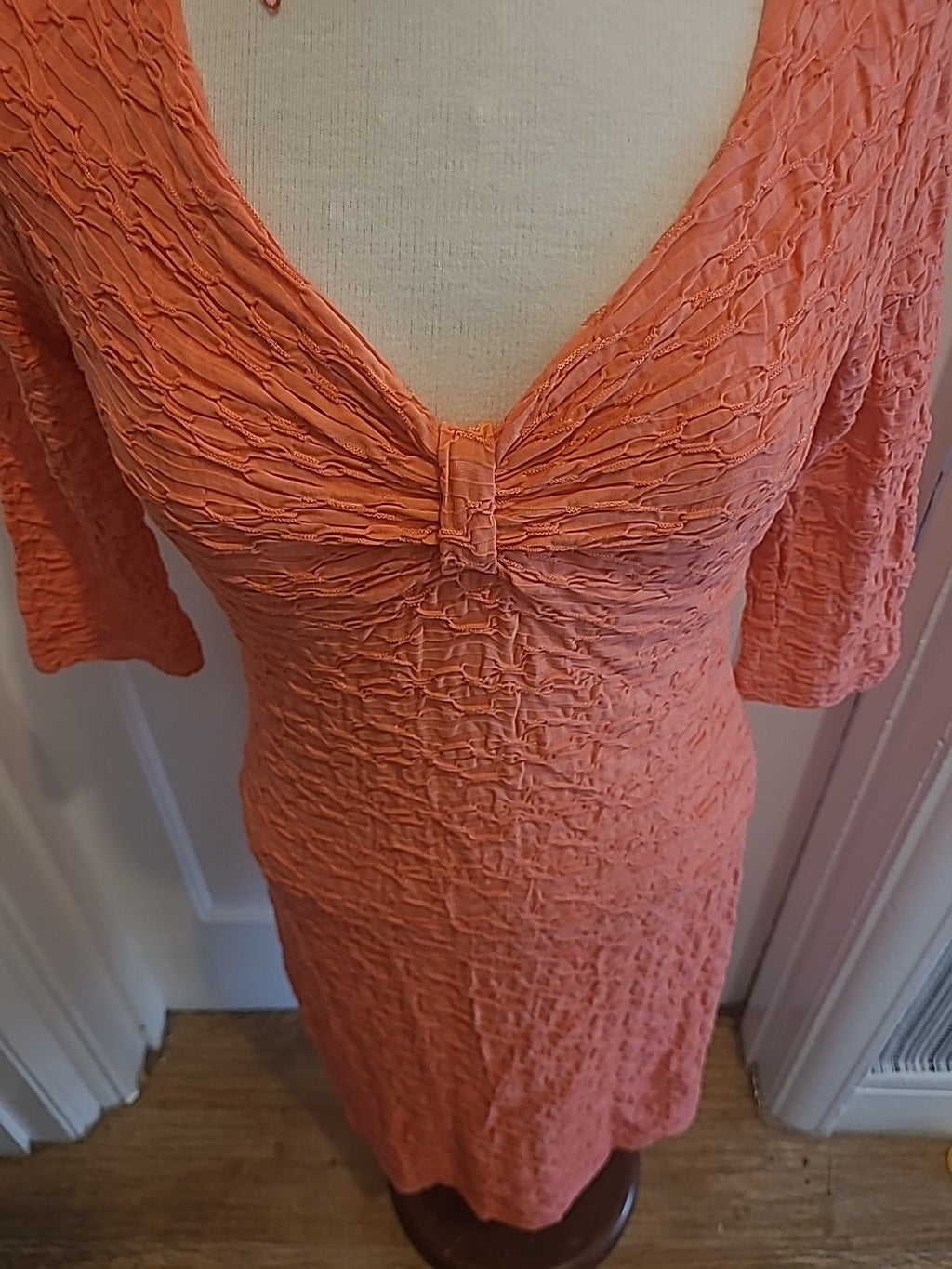 Ladies Apanage Size 10 Peach V Neck Lined Dress