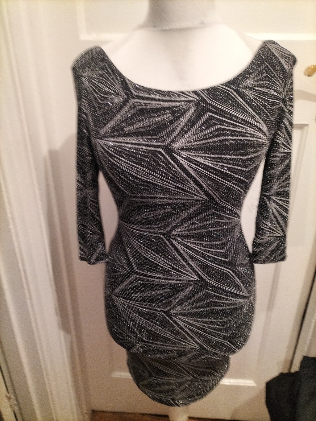 Ladies New Look Size 10 Black And Silver Half Sleeve Dress