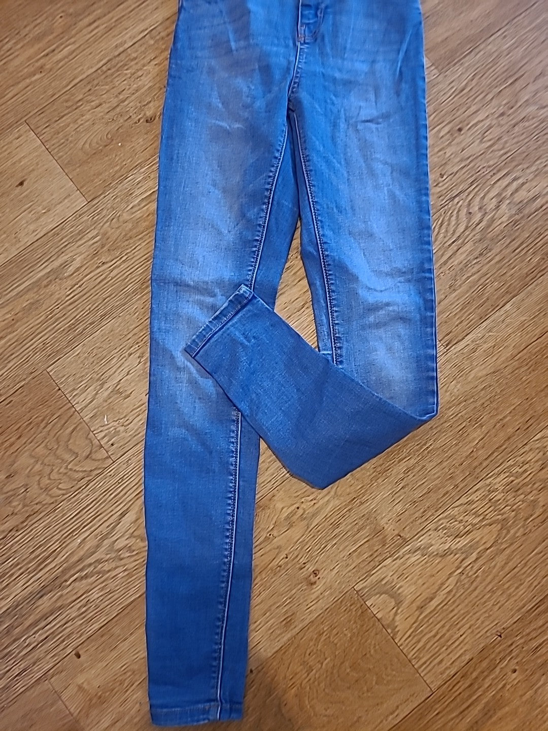 Ladies Denim&Co Size 8 Skinny Jeans