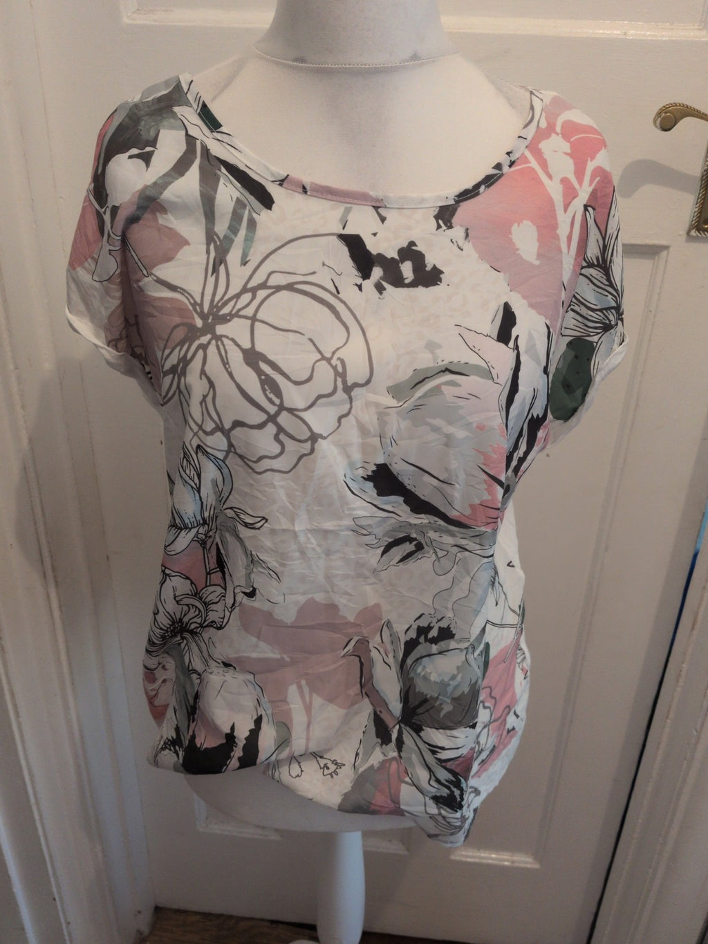 Tu 16 White Floral Short Sleeve Blouse T-shirt