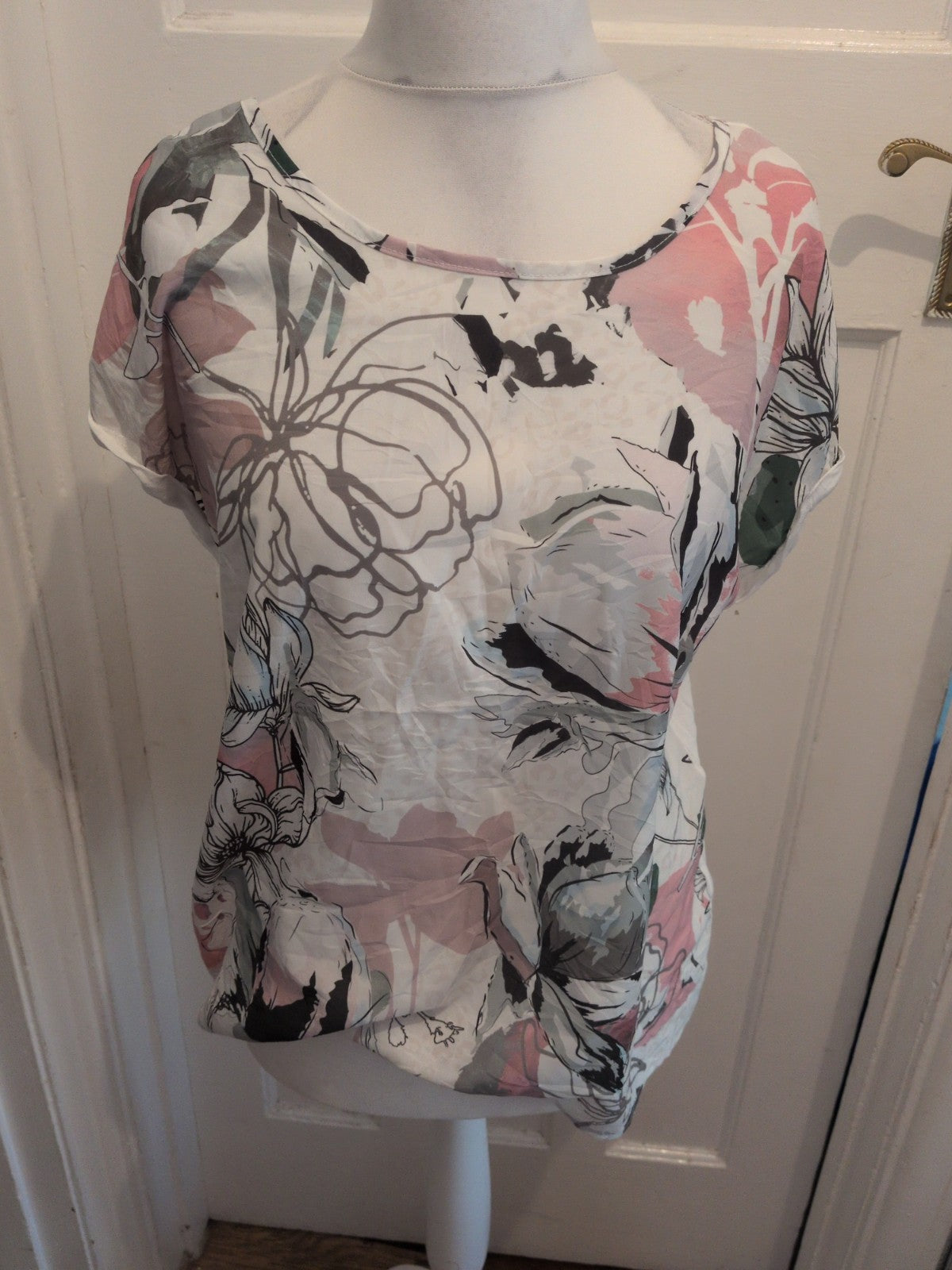 Tu 16 White Floral Short Sleeve Blouse T-shirt