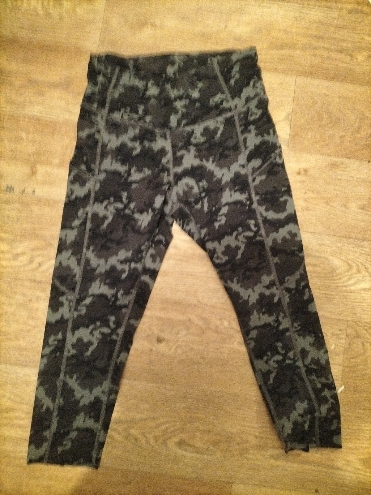Ladies Crz Yoga Size 10 Camoflage Pattern Legging