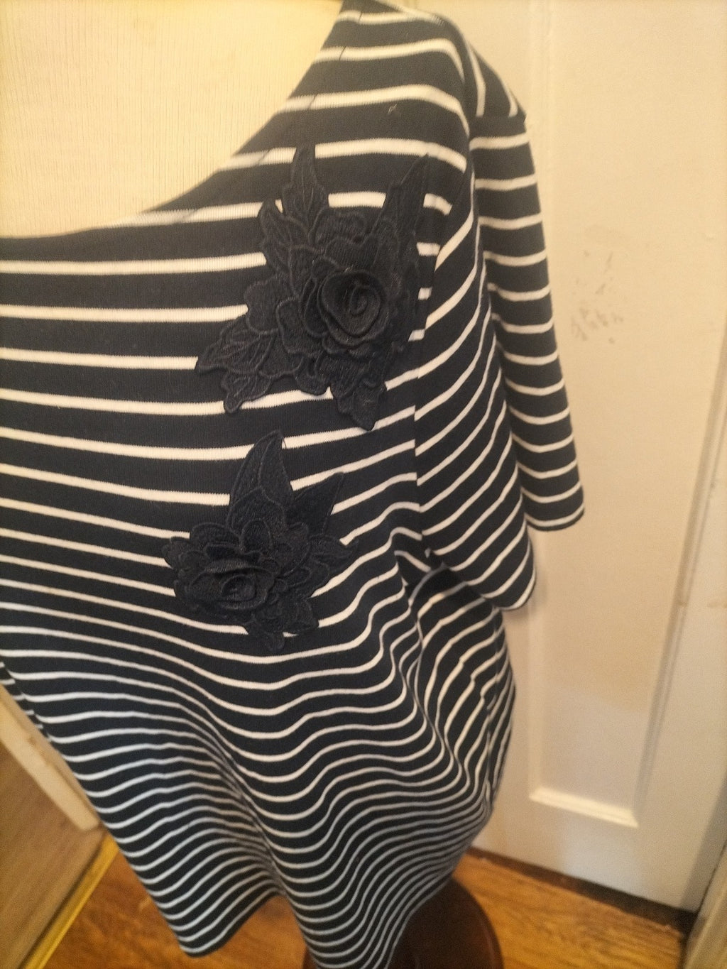 Ladies Love Tees Size 24 Navy White Striped With Rose Tshirt