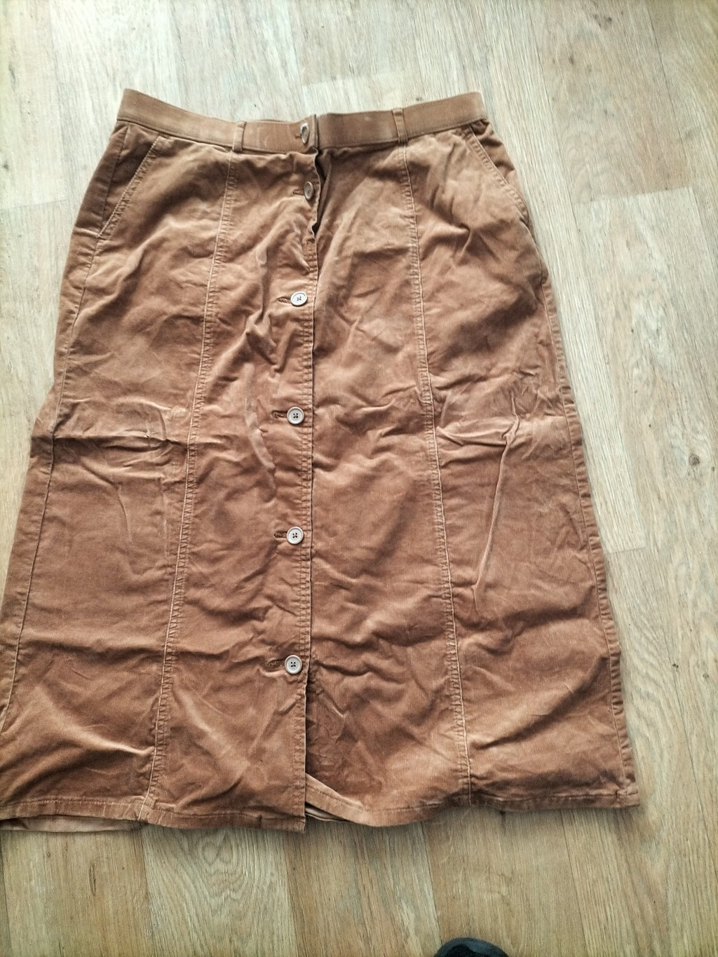 Ladies Classics Size 16 Light Brown Buttoned Skirt