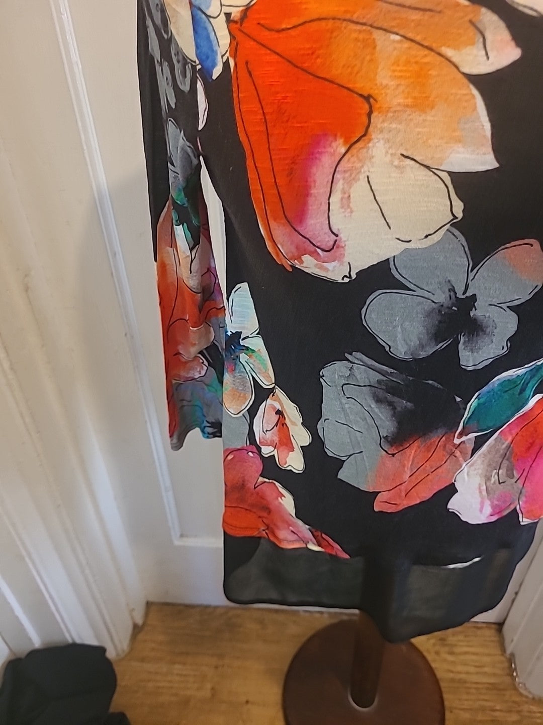 Ladies Roman Size 10 Black Floral Long Sleeved Blouse