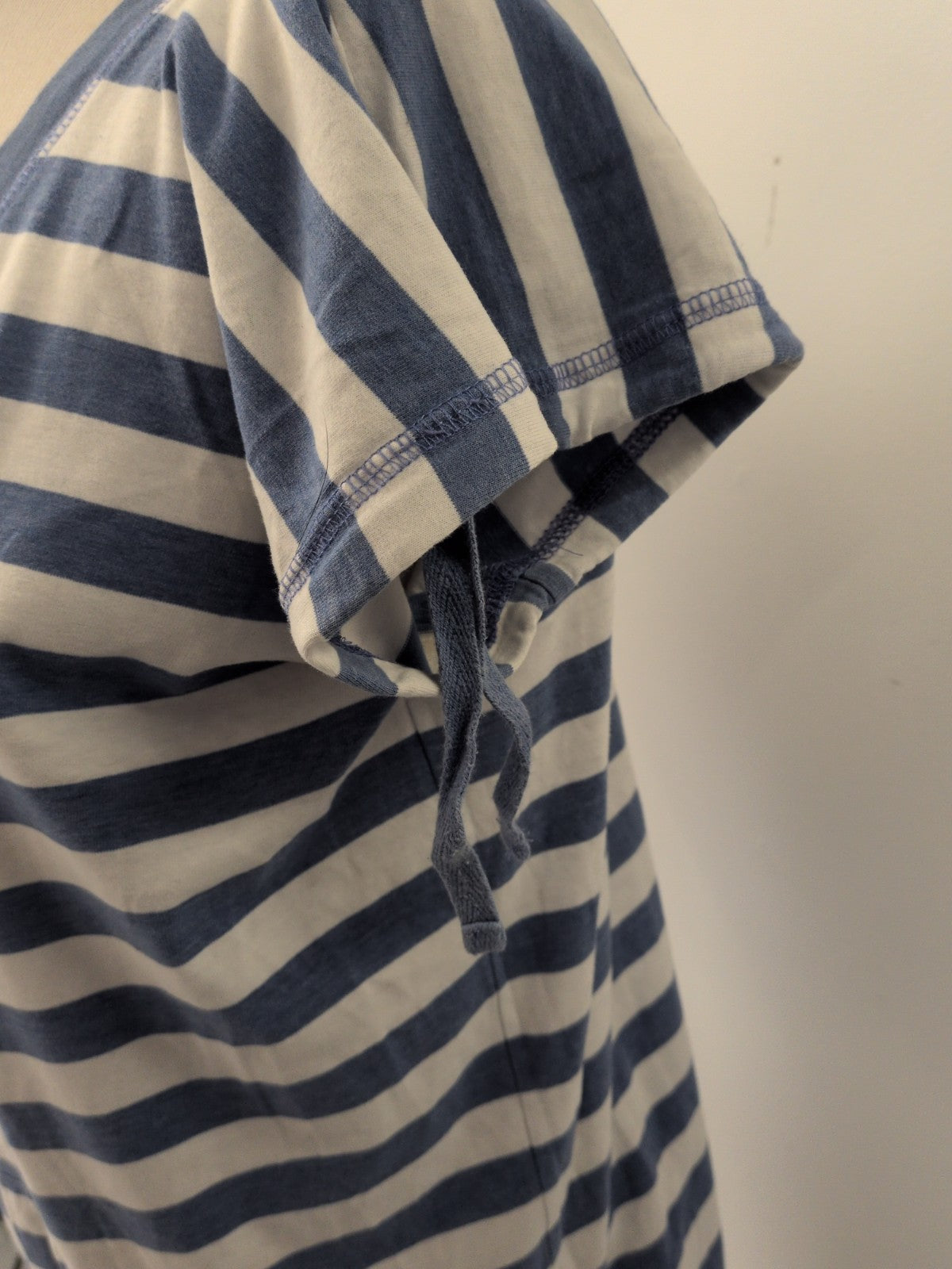Tu 14 Blue And White Striped Cap Sleeve T-shirt