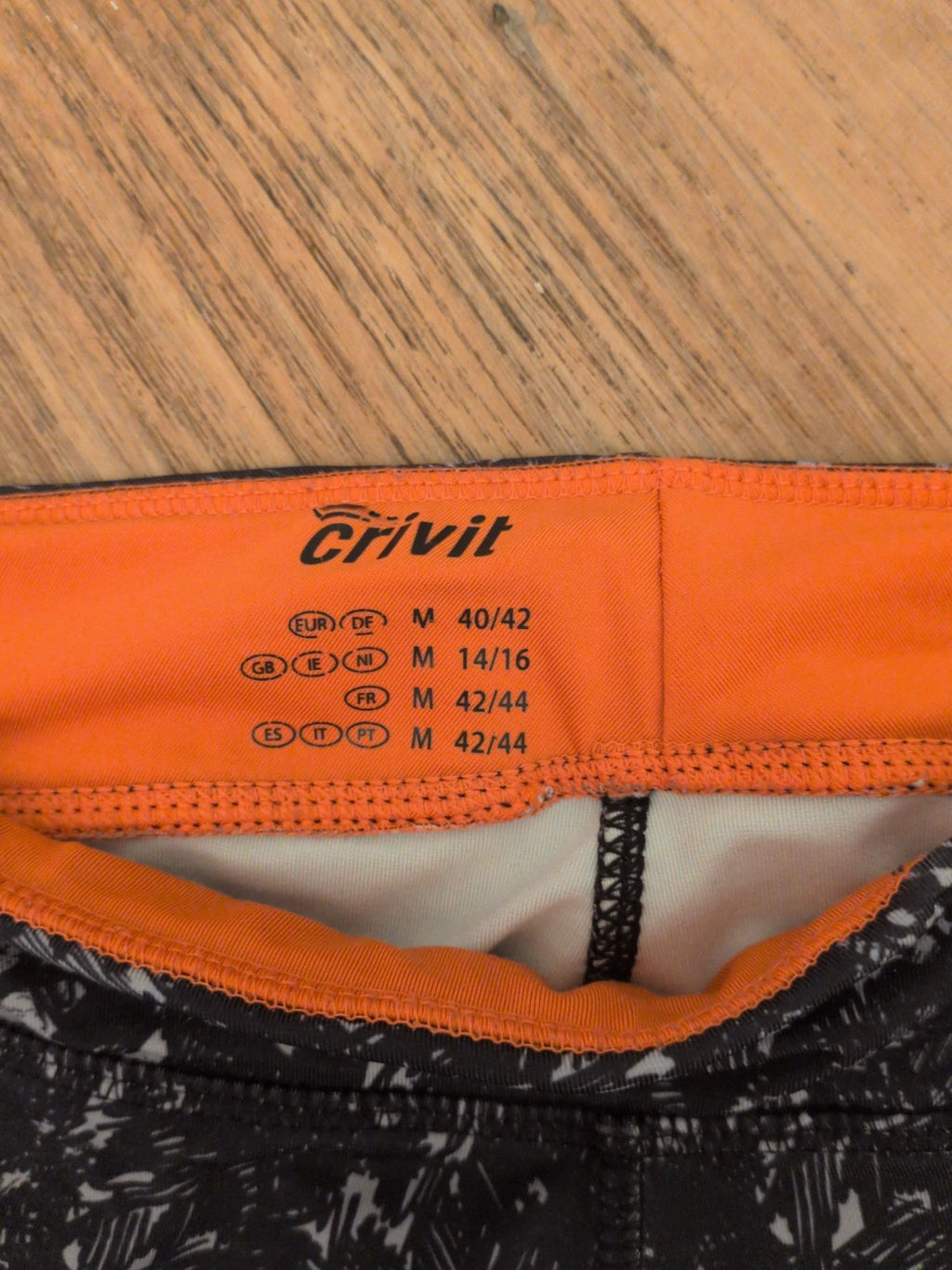 Ladies Crivit Size Medium Black And Grey Leggings