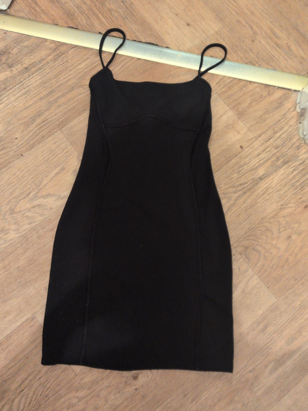 Ladies Prettylittlething Size 4 Black Pencil Dress Knee Length Sleeveless