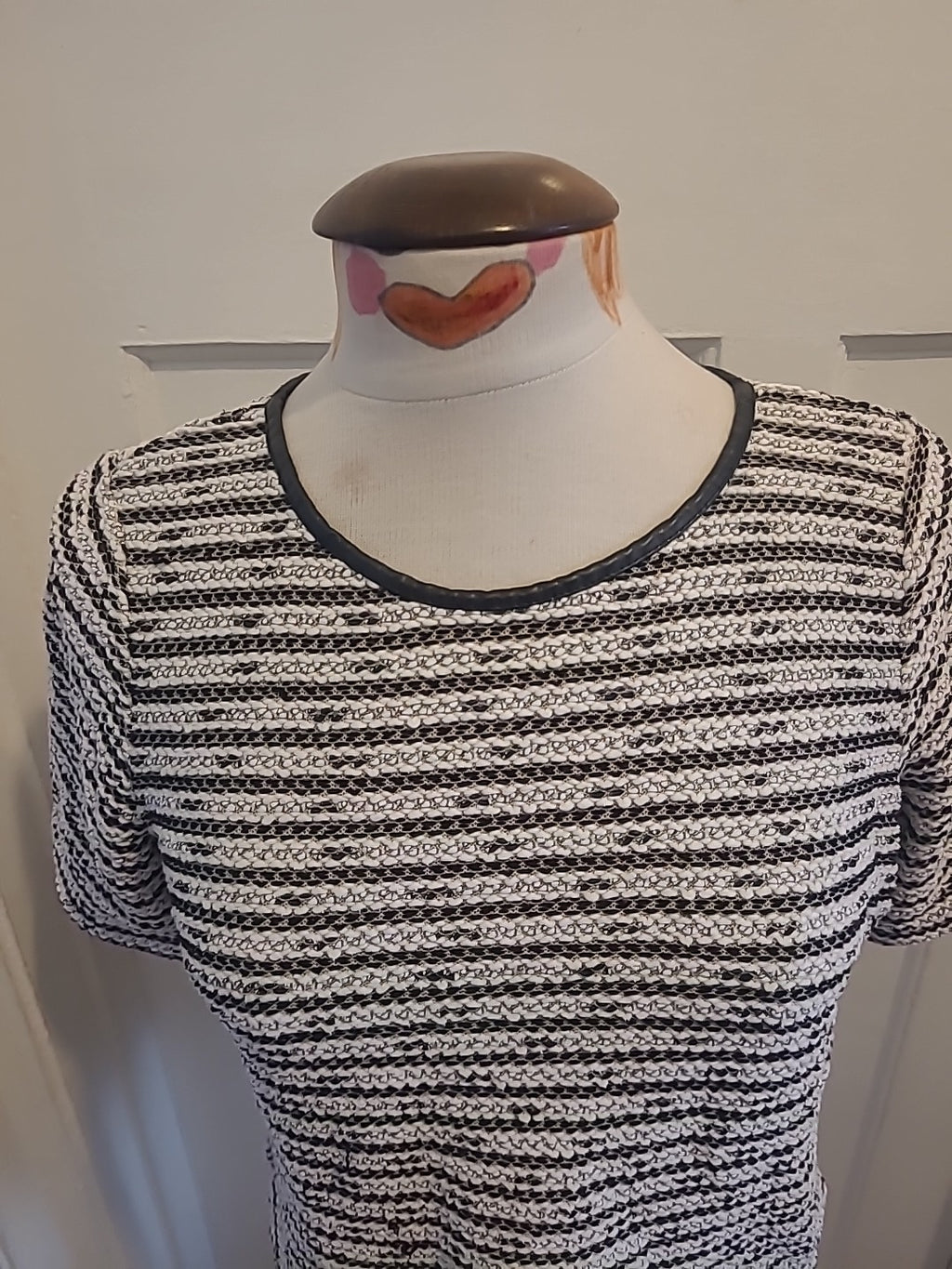 Ladies Oasis Size Small Black White Striped Short Sleeved Tshirt