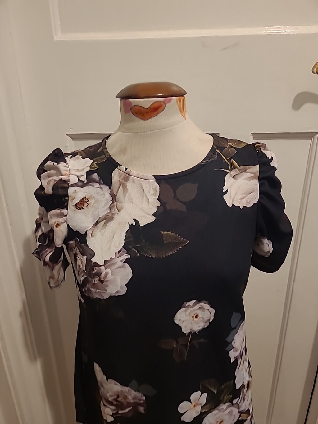 Ladies Dorothy Perkins Size 12 Black/Dark Green Floral Short Sleeved Blouse