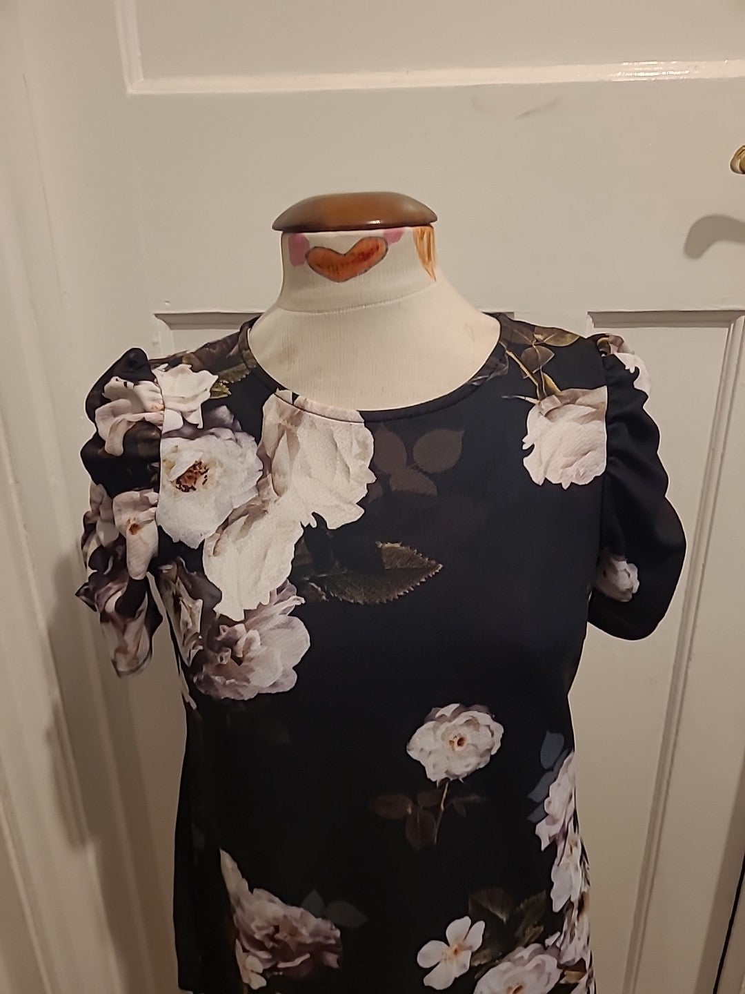 Ladies Dorothy Perkins Size 12 Black/Dark Green Floral Short Sleeved Blouse