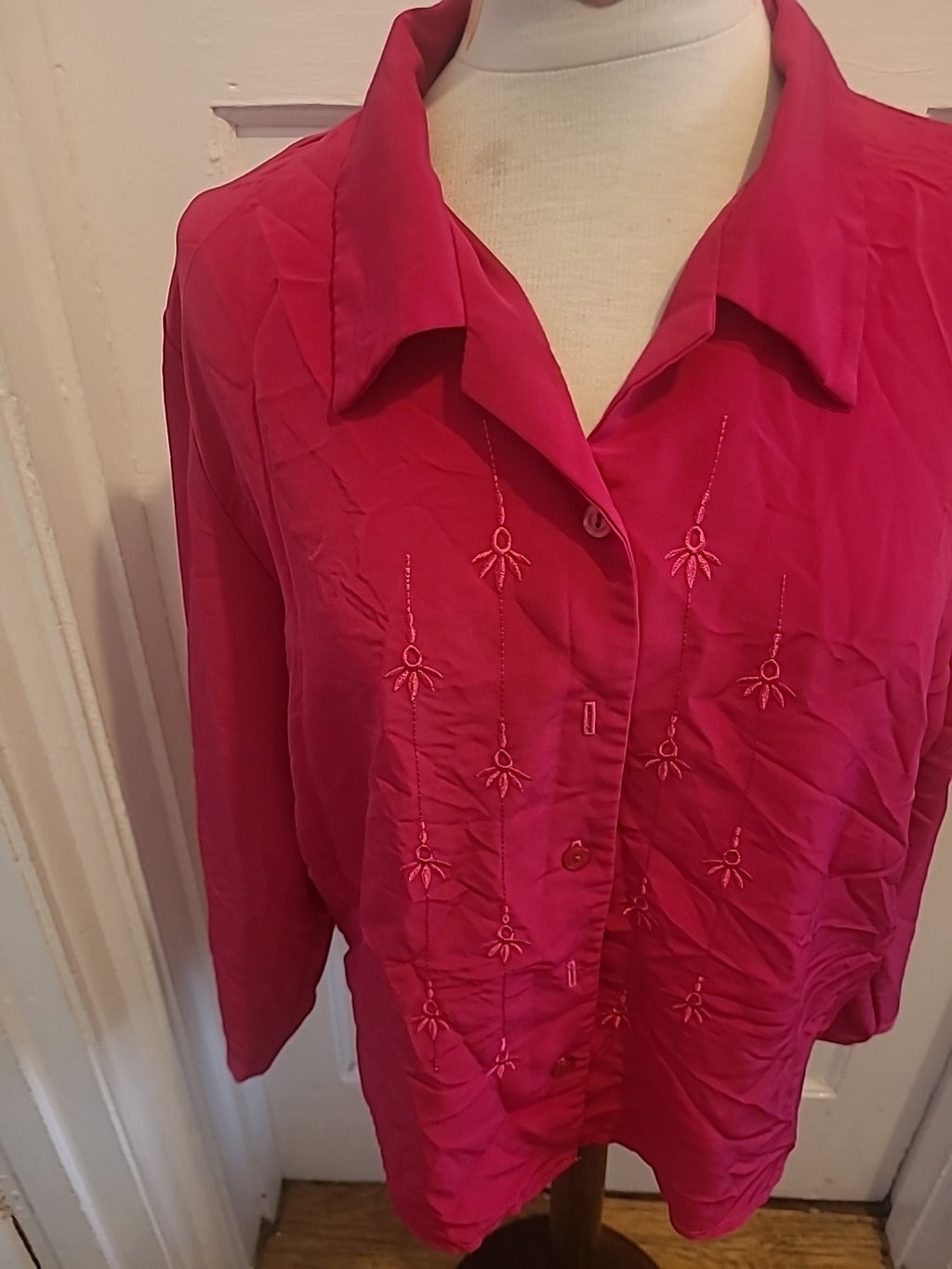 Ladies Michael Gold Size 18 Hot Pink Long Sleeved Blouse