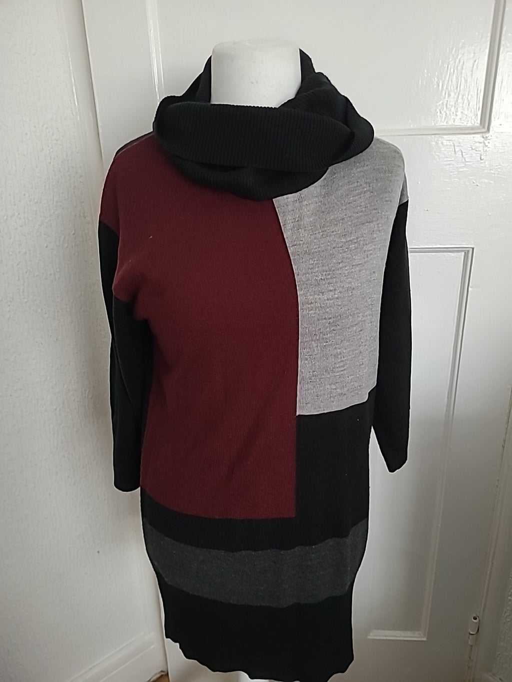 Ladies Debenhams Size 14 Black/Purple/Grey Roll Neck Jumper Dress