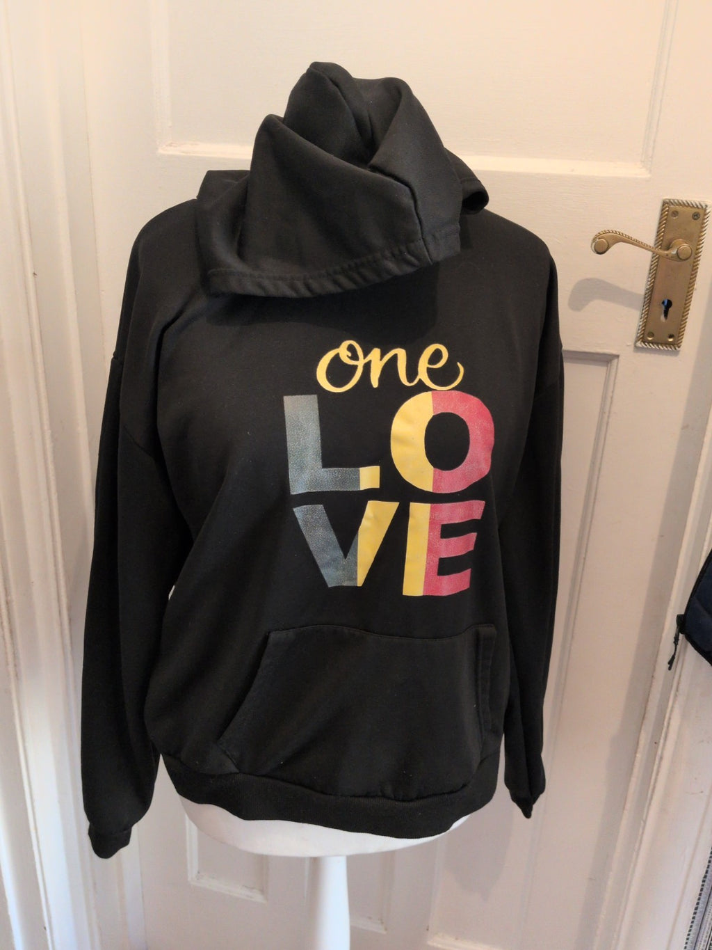 XL Black Pullover Hoodie "One Love" *