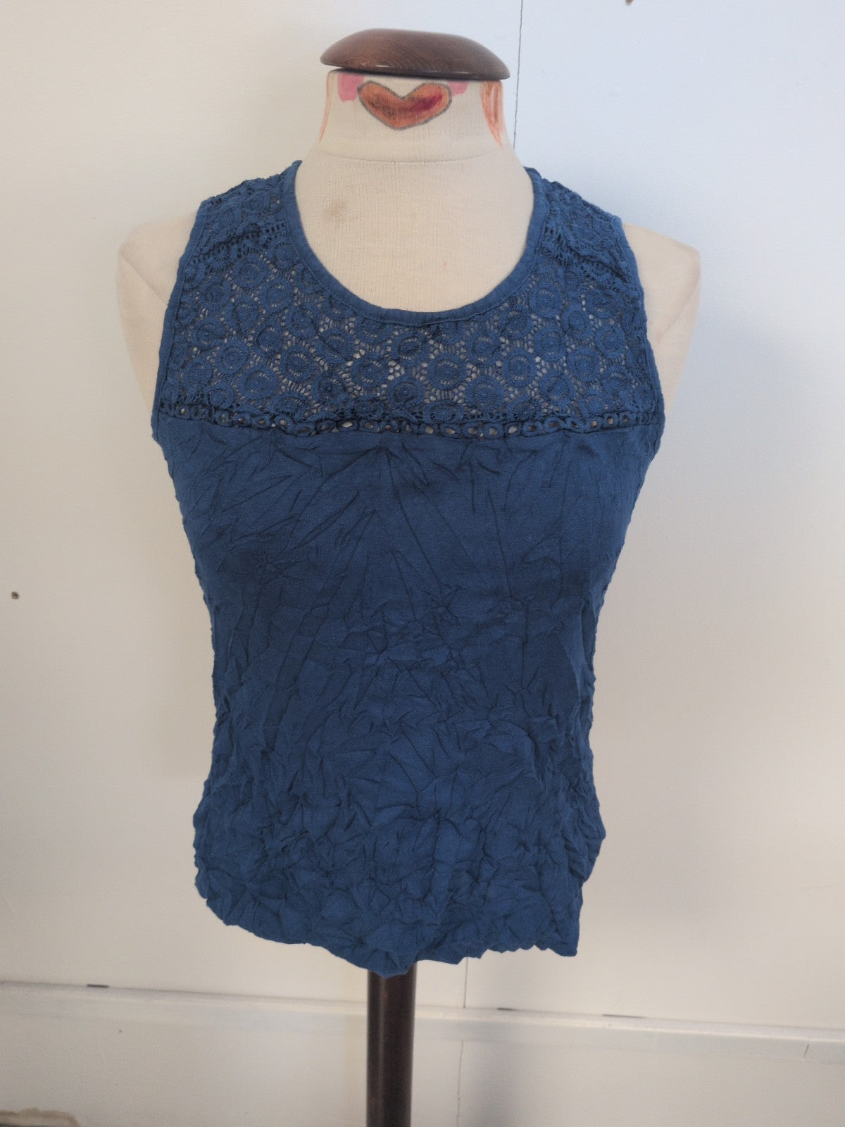 Ladies Tu Size 14 Blue Sleeveless Lace Patterning Neck T-shirt