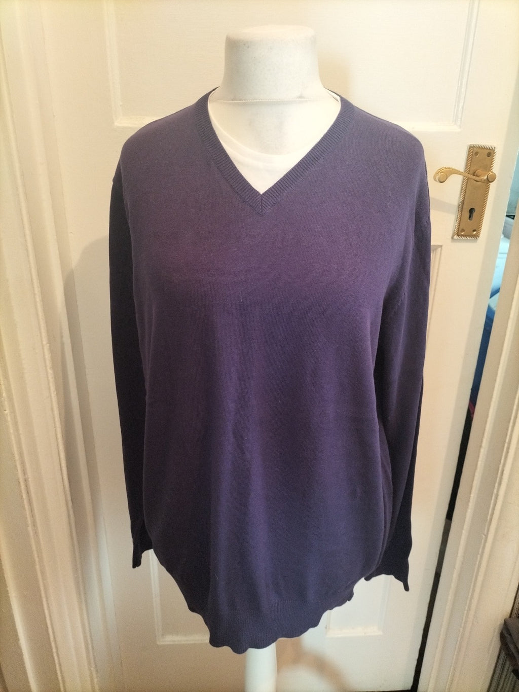 Mens Tu Size L Purple With White Long Sleeved V Neck Jumper