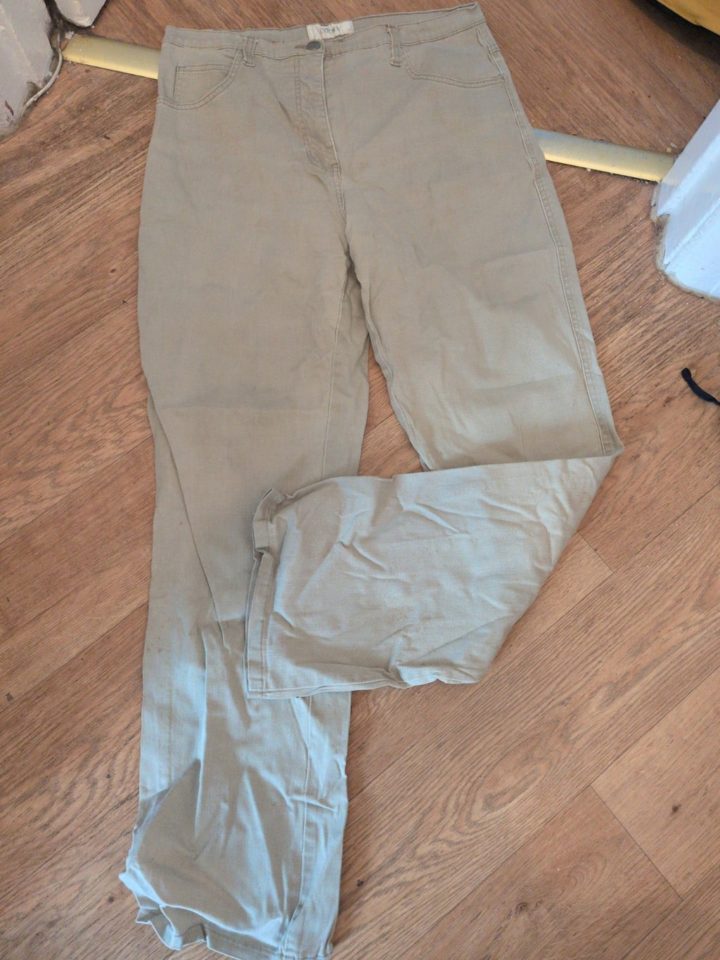 Intown EU 42 Beige Straight Jeans