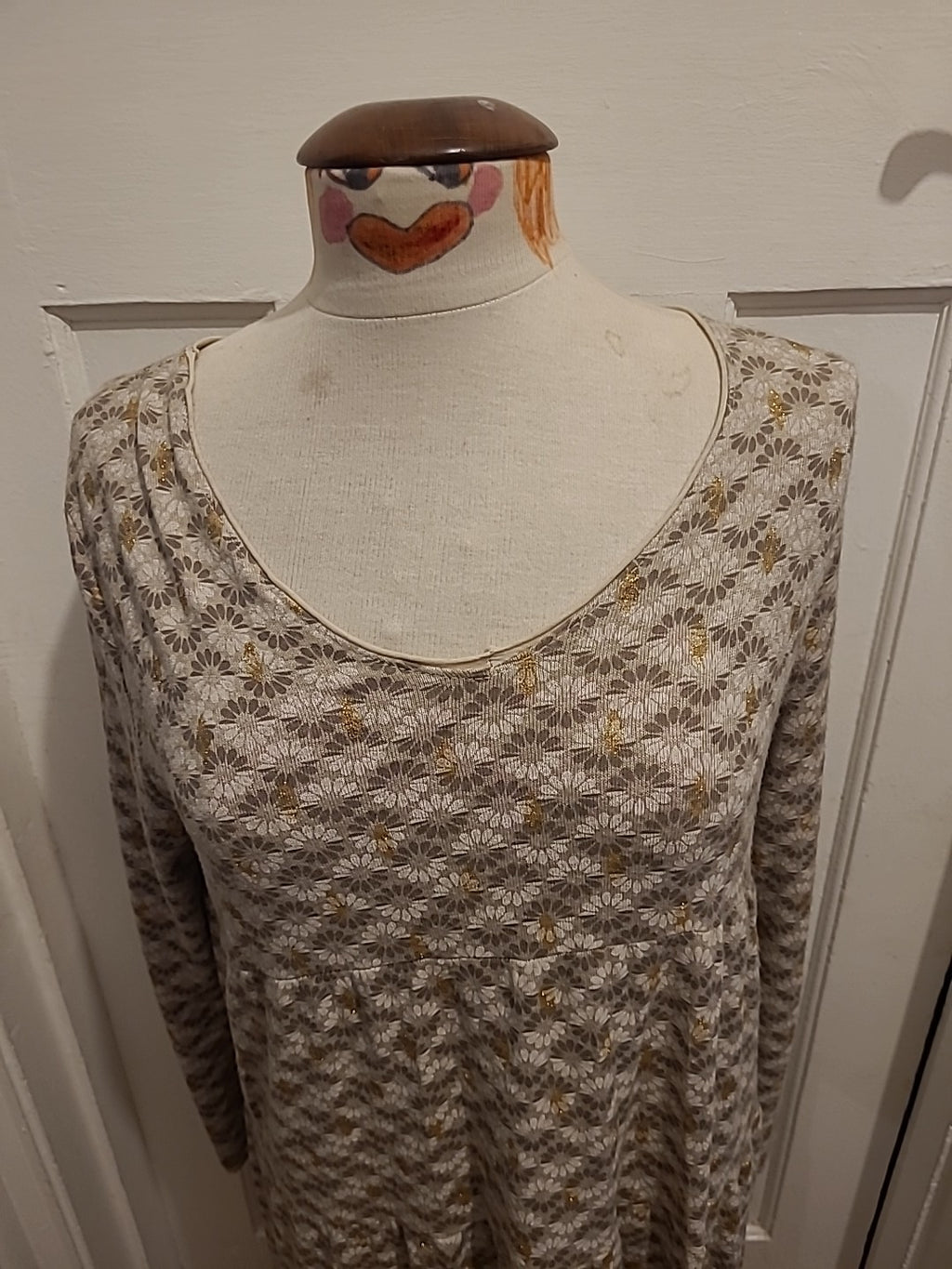 Brand New Ladies Camilla Size 16 Beige/Grey/Gold Long Sleeved Dress