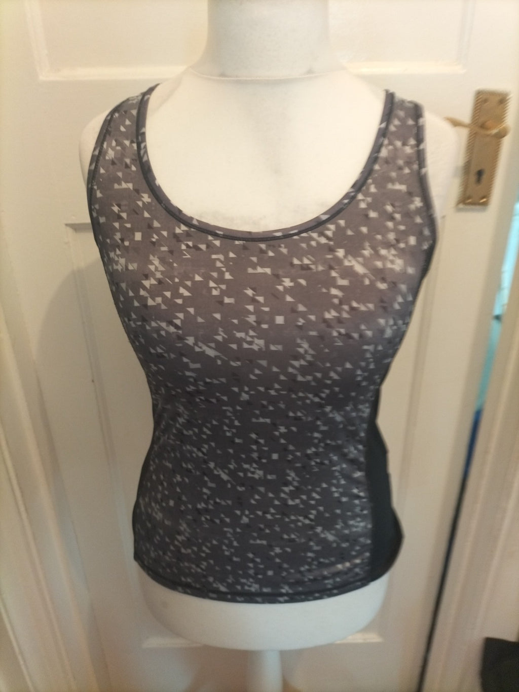 Ladies Crivit Size 10/12 Grey Patterned Sleeveless T-shirt