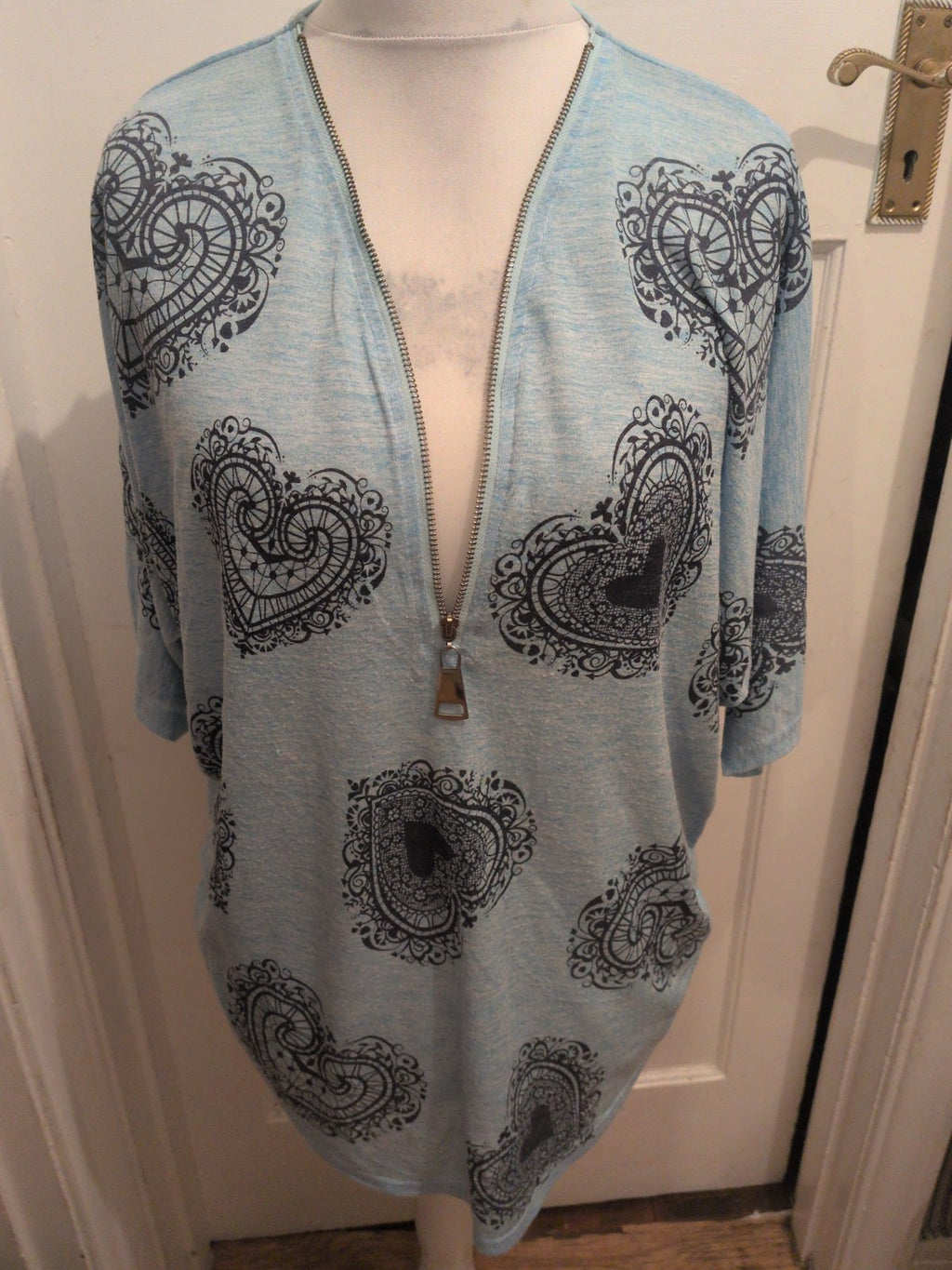 Ladies Voulez Vous Size M/L Blue Short Sleeve Blouse