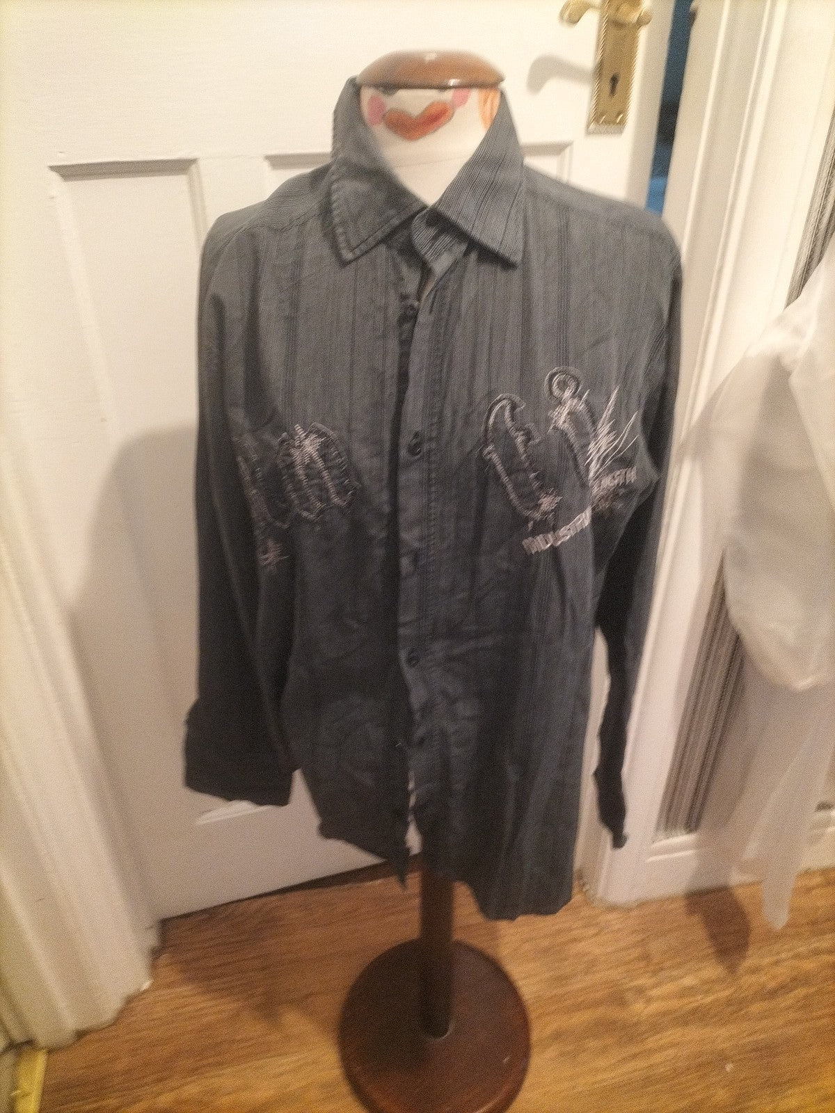 Mens Gotcha Size Large Navy/White Shirt