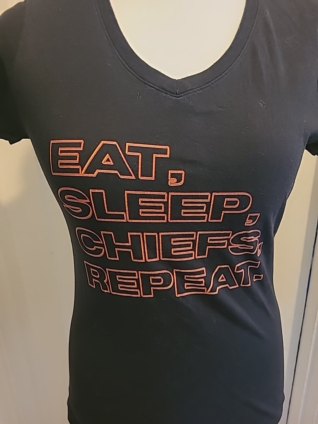 Ladies Size Small Black And Red Printed Short Sleeved Tshirt