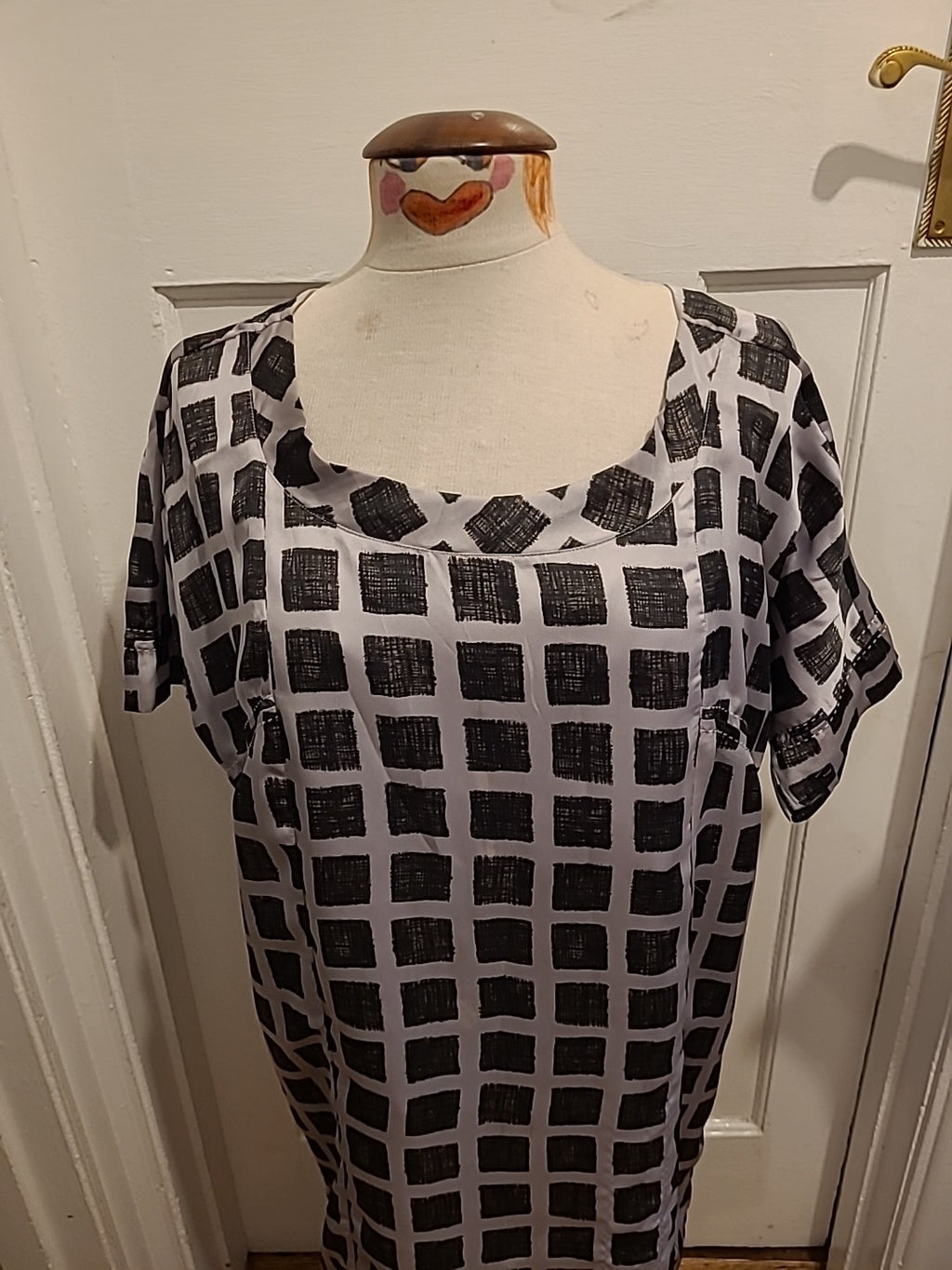 Ladies Gap Size M White/Brown Square Lined Short Sleeved Dress