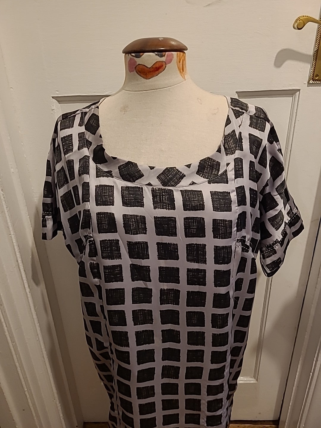 Ladies Gap Size M White/Brown Square Lined Short Sleeved Dress