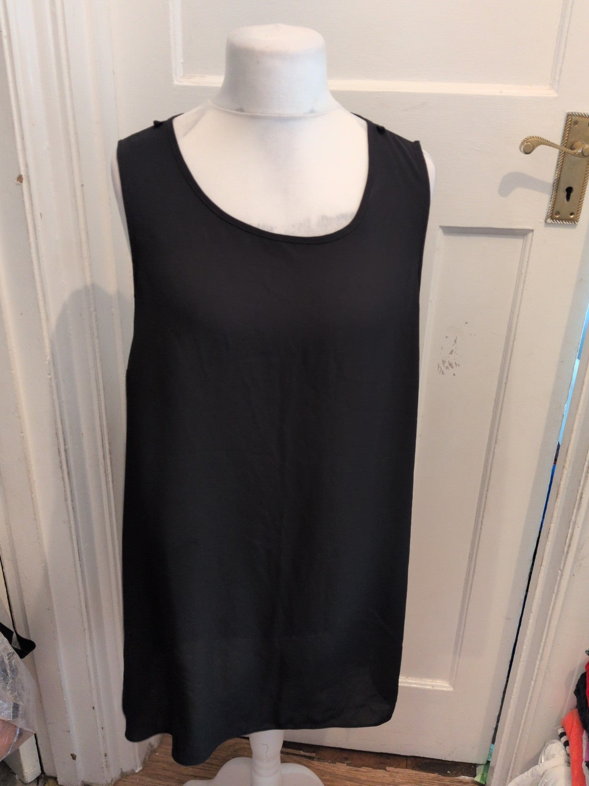 New Look Inspire 22 Black Sleeveless Blouse