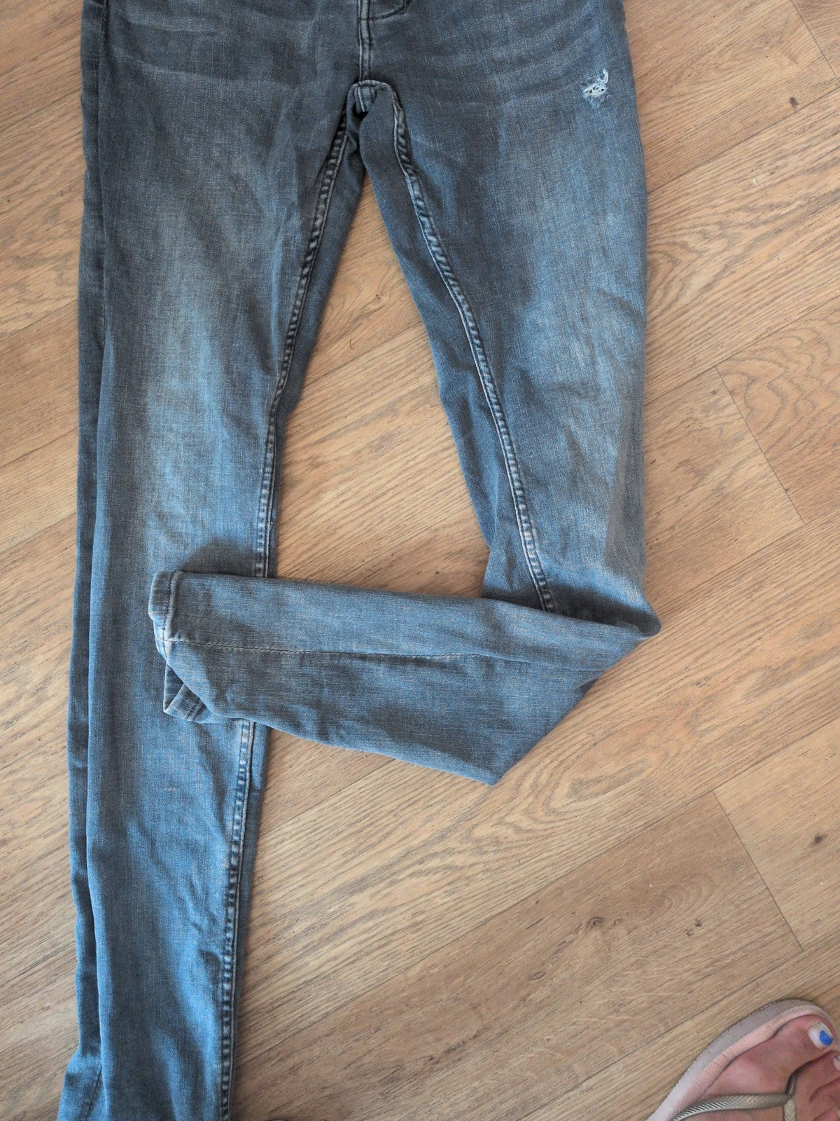 Denim&Co 32" Grey Super Skinny Jeans