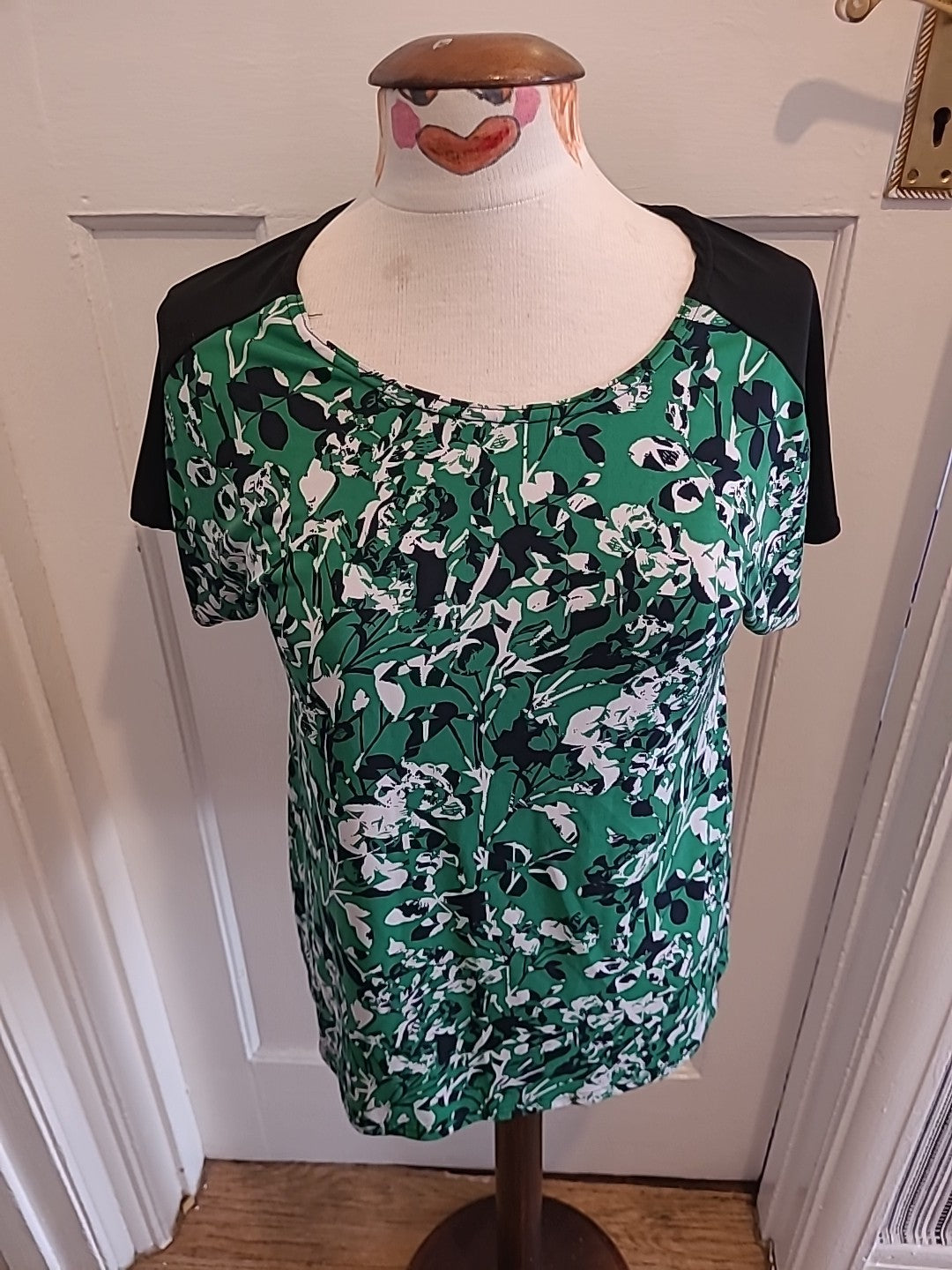 Ladies Nicole Collection Size 16 Green Black Floral Short Sleeved Tshirt
