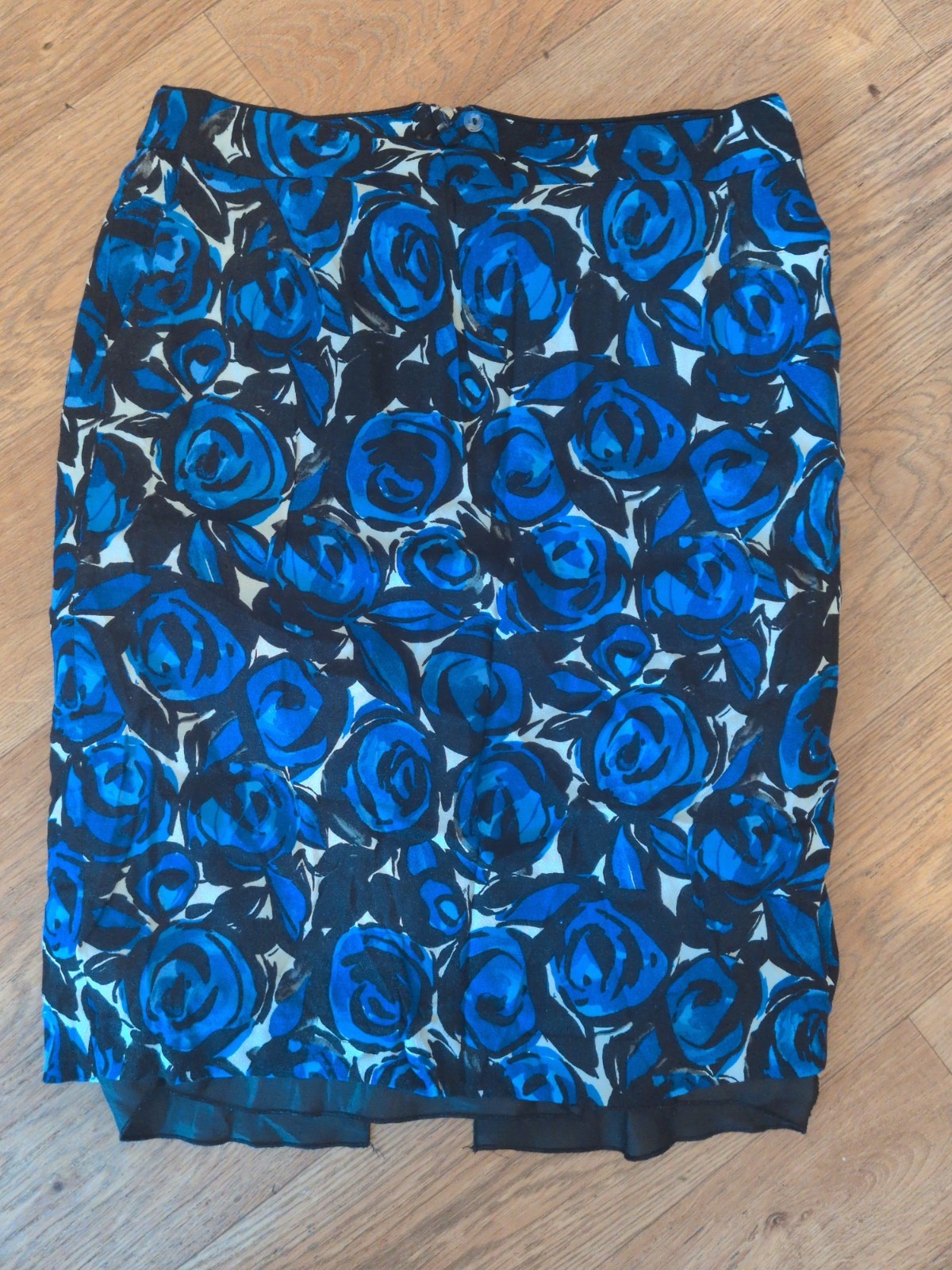 Marks And Spencer 10 Blue And Black Rose Pattern Lined Skirt Below Knee