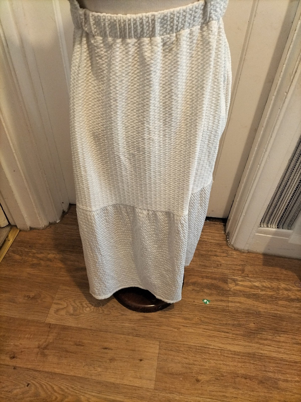 Ladies Asos Size 12 Cream Skirt