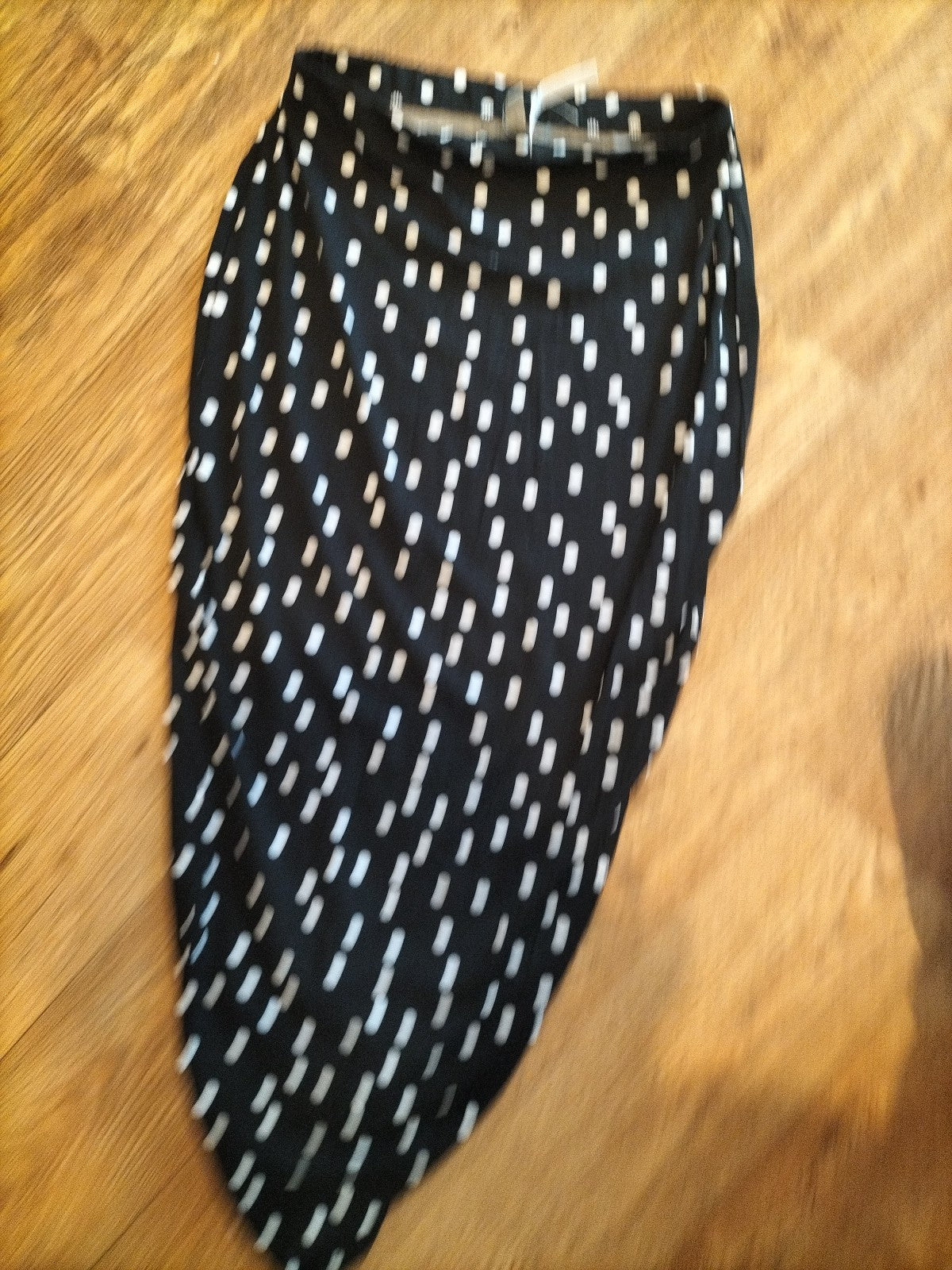 Brand New Ladies Asos Size 10 Polkadot Elasticated Skirt