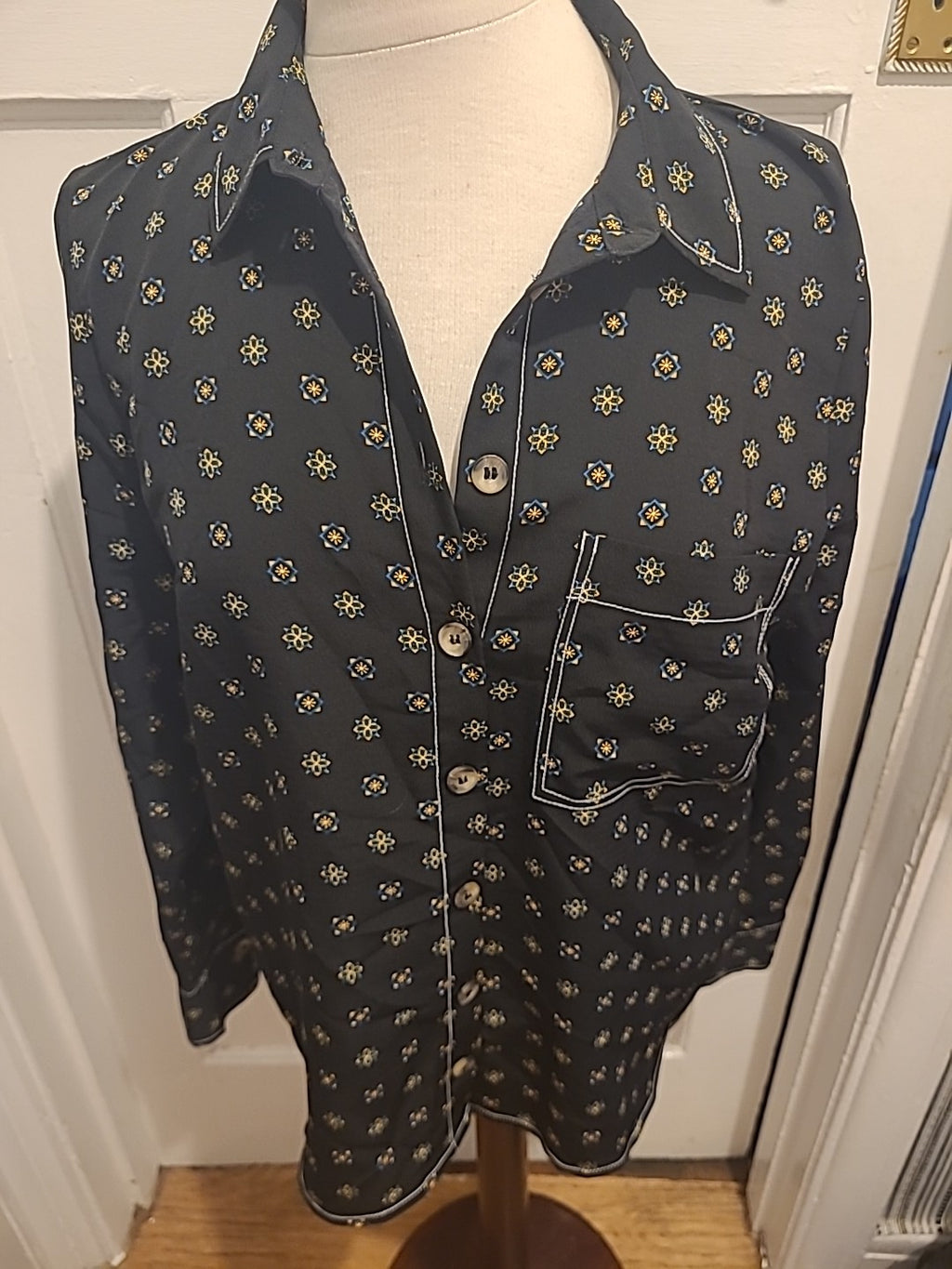 Ladies Red Herring Size 14 Black With Yellow Pattern Long Sleeved Shirt