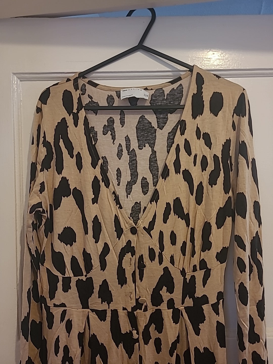 Ladies Asos Size 12 Long Sleeve Beige And Black Leopard Print Junpsuit