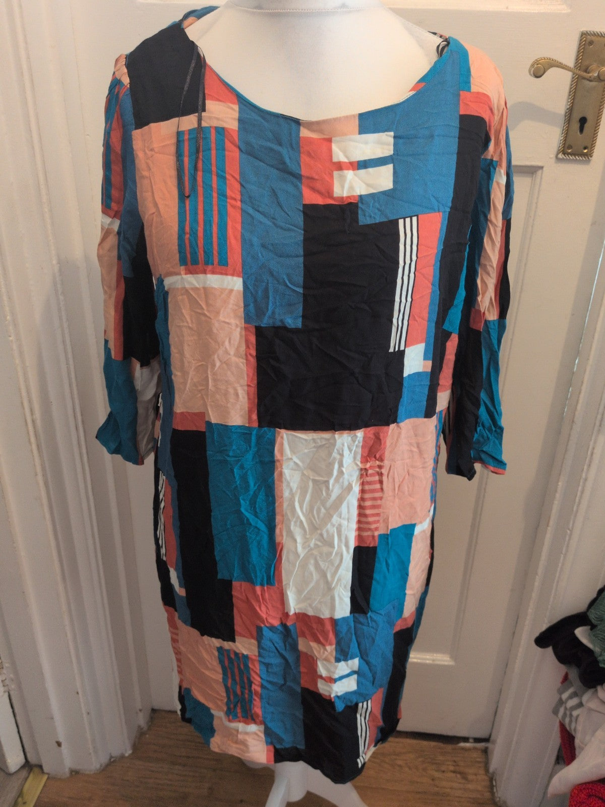 20 Black/Pink/Teal/White Long Sleeve Maxi Dress Midi Length