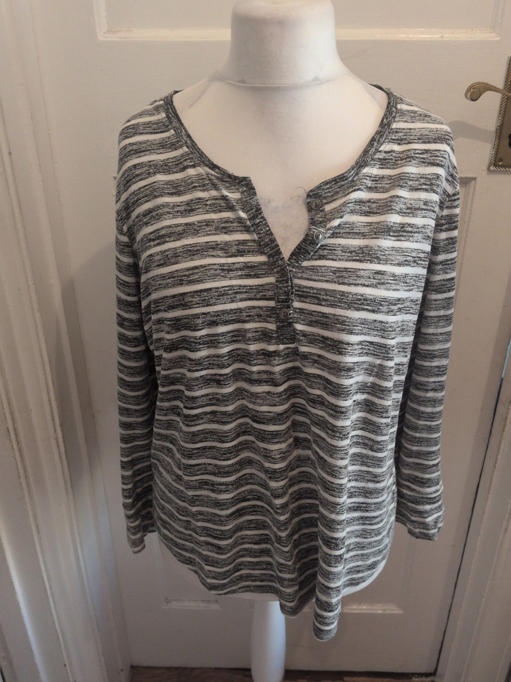 Ladies Papaya Size 20 Grey Fleck Stripe Long Sleeve Blouse