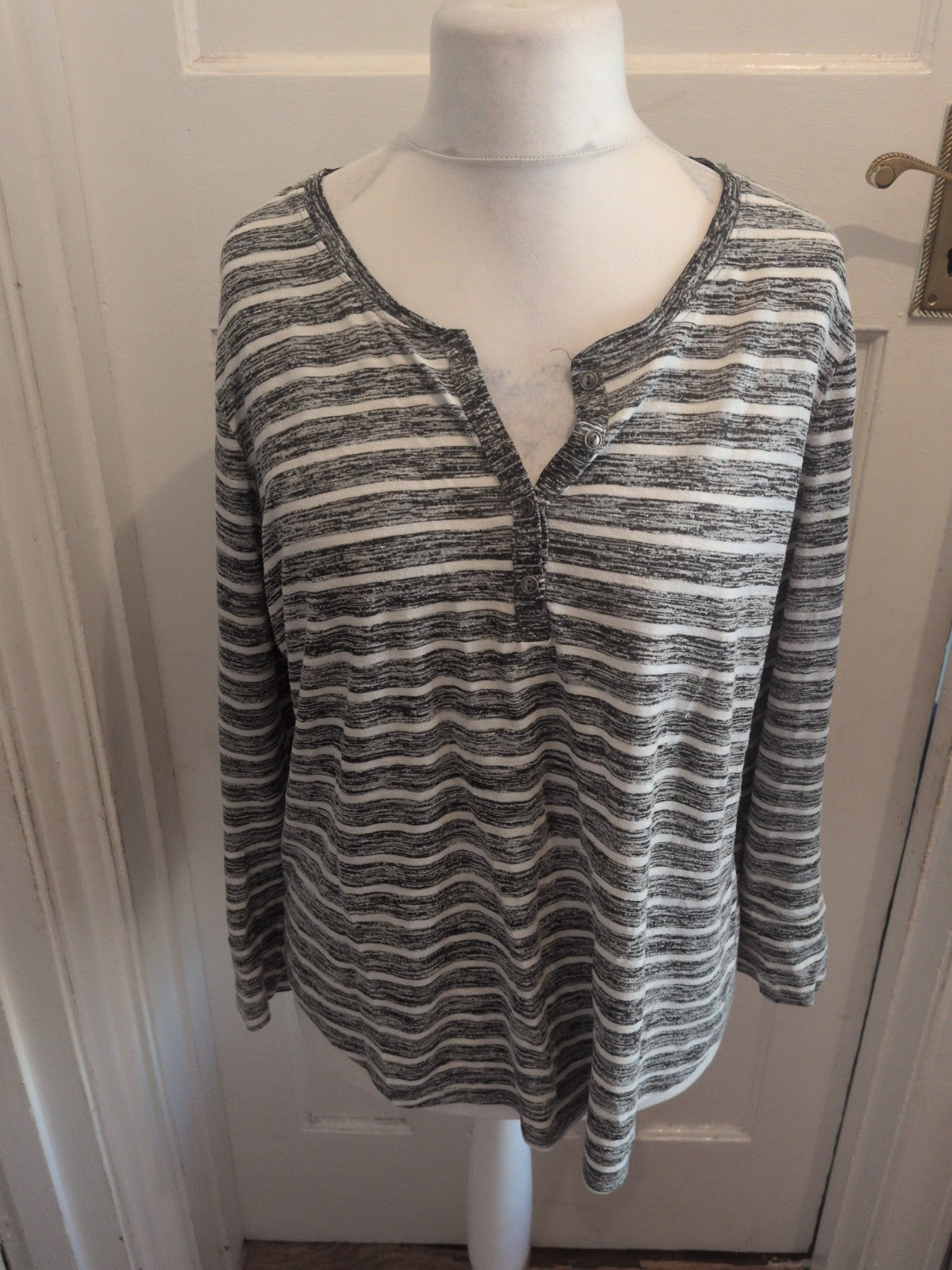 Ladies Papaya Size 20 Grey Fleck Stripe Long Sleeve Blouse