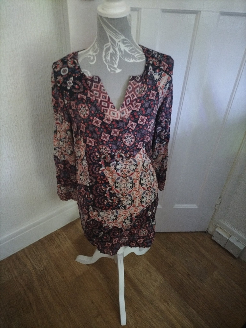 Ladies Tu Size 10 Multi Aztec Long Sleeved Blouse